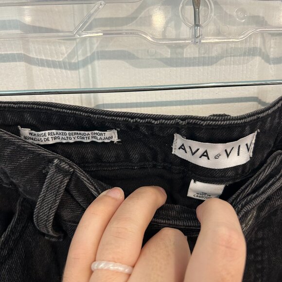 Ava & Viv NWT Denim High Rise Relaxed Bermuda Shorts, 18 - Picture 8 of 8